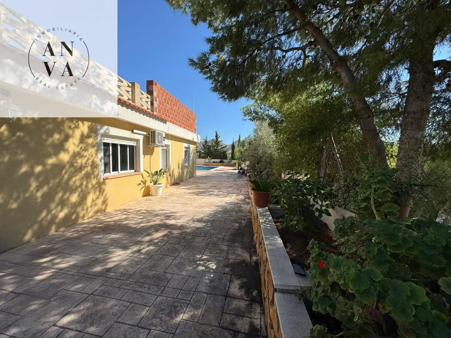Vista exterior de Casa o chalet en venta en Busot con Aire acondicionado, Jardín privado y Terraza
