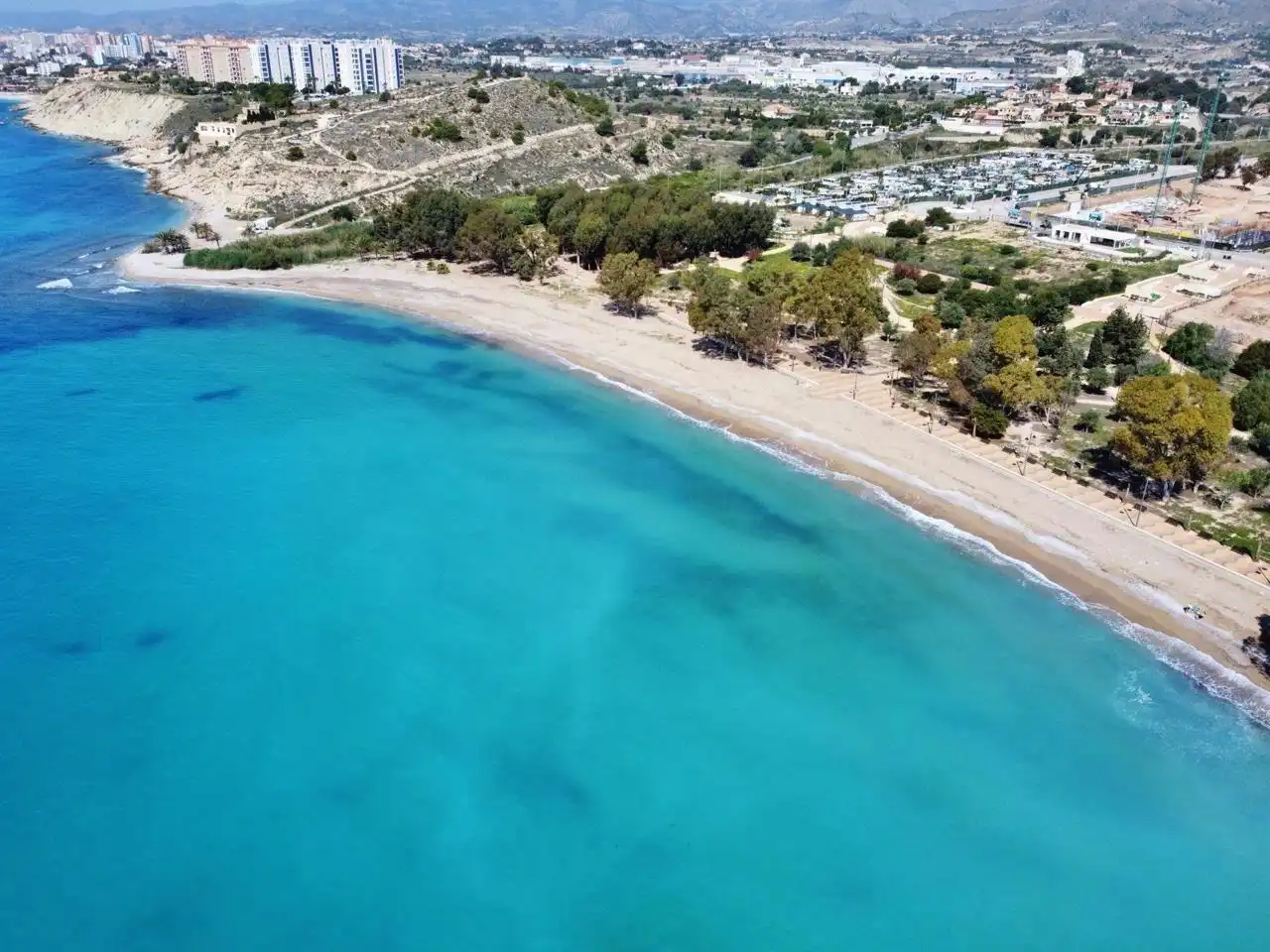 Vista exterior de Planta baixa en venda en Villajoyosa / La Vila Joiosa amb Jardí privat, Terrassa i Piscina comunitària