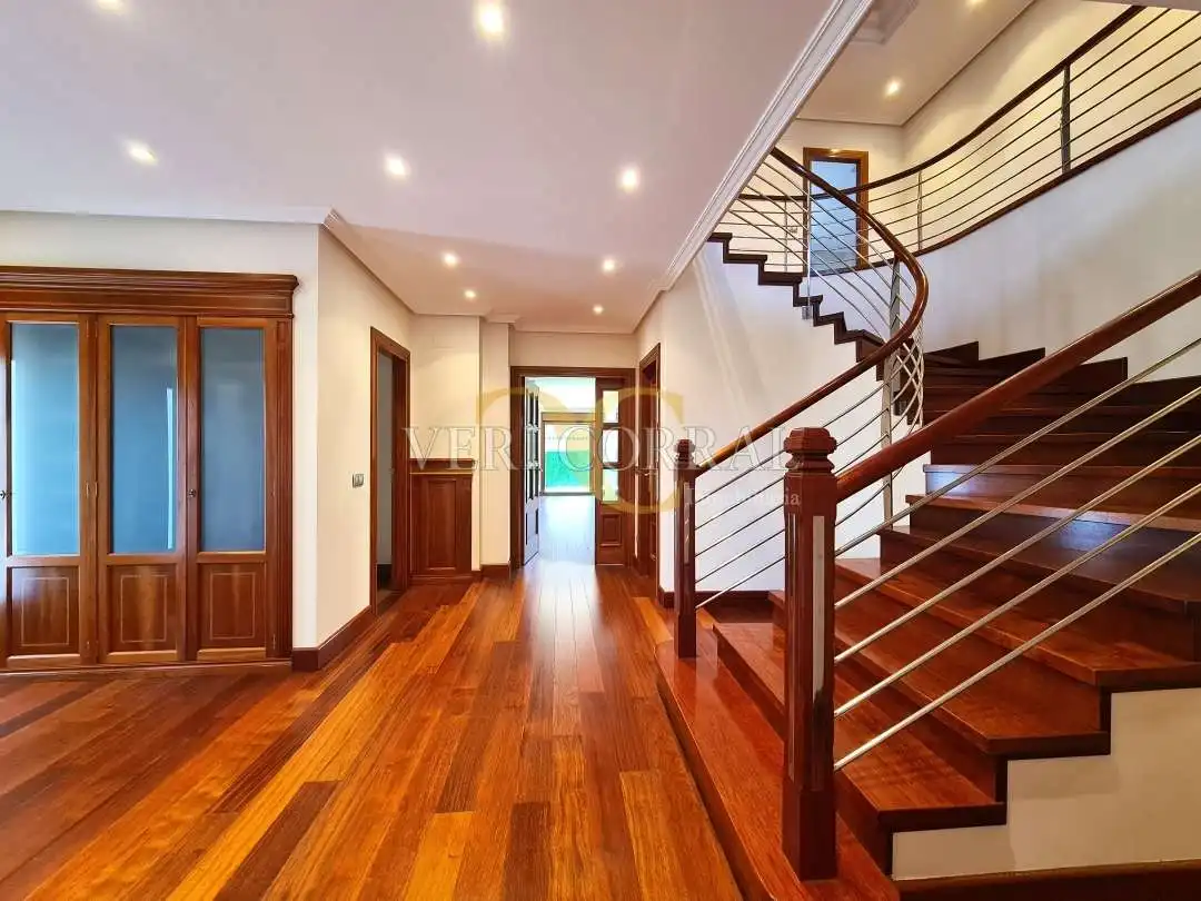 Casa o chalet en venta en Oviedo  con Calefacción, Jardín privado y Terraza