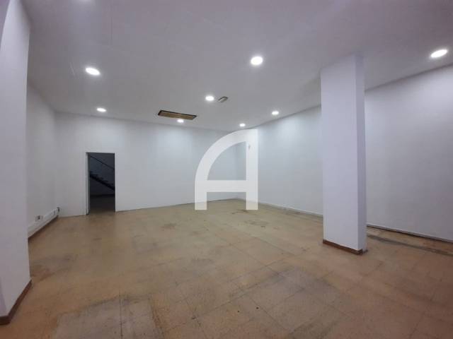 Local comercial en Alquiler en SANTIAGO RUSINYOL en Molins de Rei