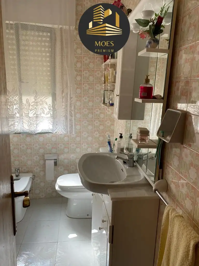 Bathroom of Flat for sale in Huesa  with Air Conditioner, Heating and Storage room