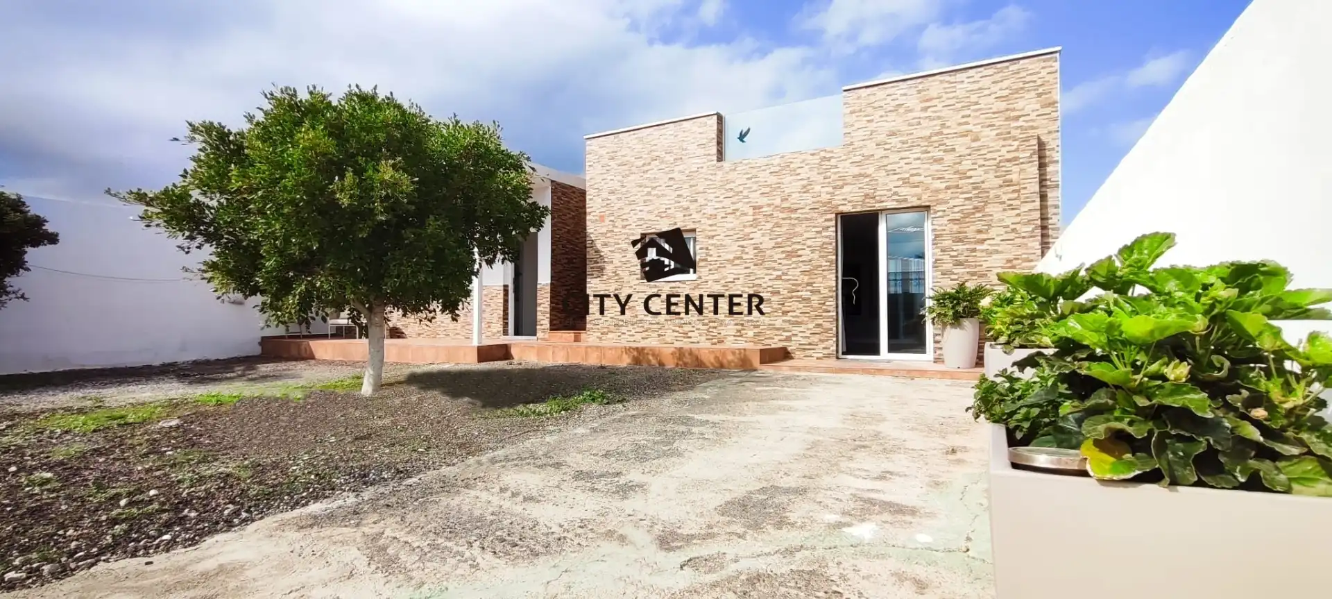 Exterior view of Houses for sale in Arico  with Private garden, Terrace and Furnished