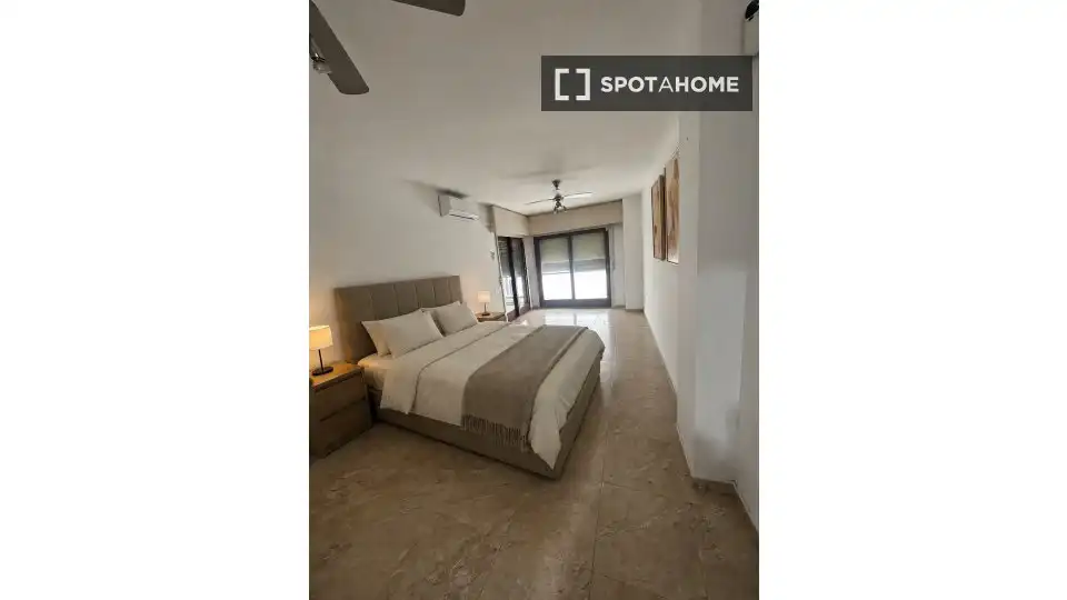Bedroom of Flat for share in Benidorm  with Air Conditioner, Heating and Furnished