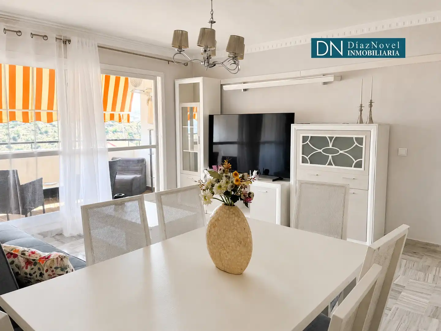 Comedor de Piso de alquiler en Rincón de la Victoria con Aire acondicionado, Terraza y Amueblado