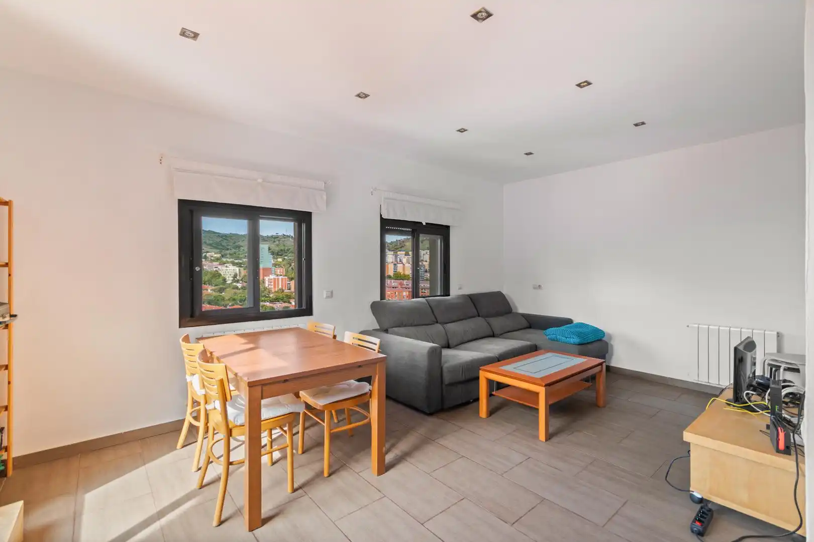 Wohnzimmer von Wohnung zum Verkauf in Barcelona mit Klimaanlage, Heizung und Terrasse