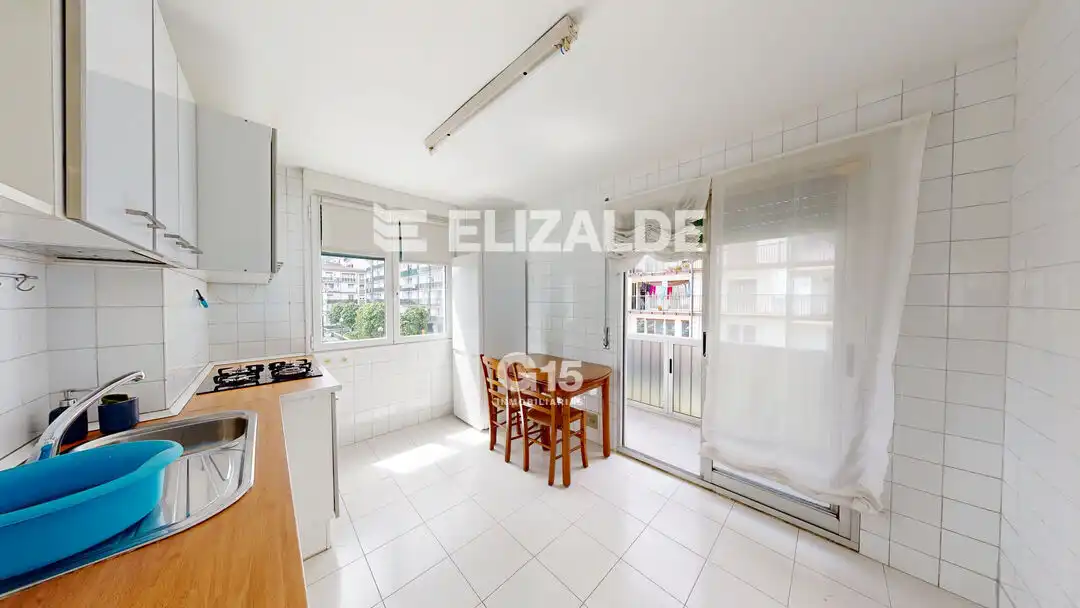 Cocina de Piso en venta en Lasarte-Oria con Balcón