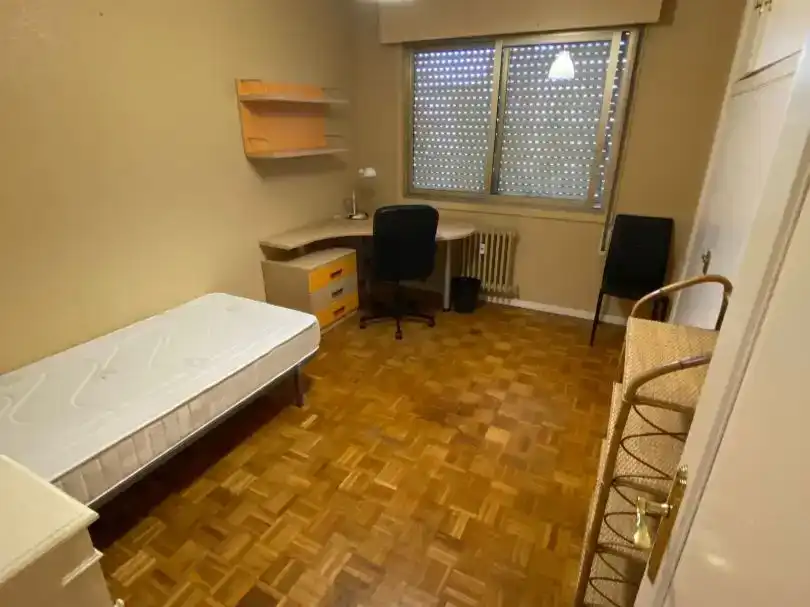 Schlafzimmer von Wohnungen zur Miete in  Pamplona / Iruña