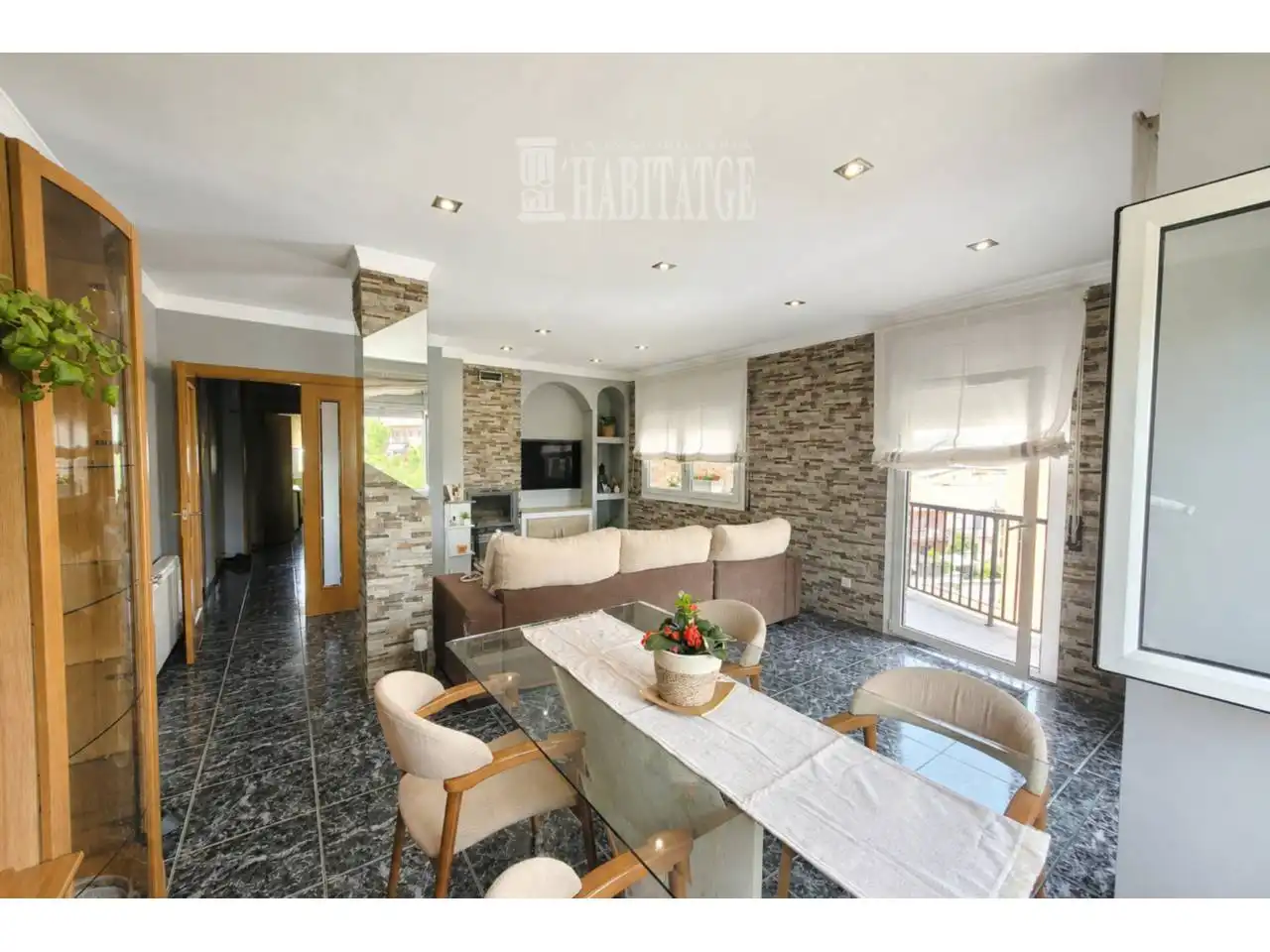 Sala de estar de Piso en venta en Manlleu con Calefacción, Terraza y Balcón