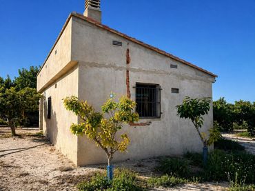 Casa rústica con jardín en venta en Partida Rafelet 3