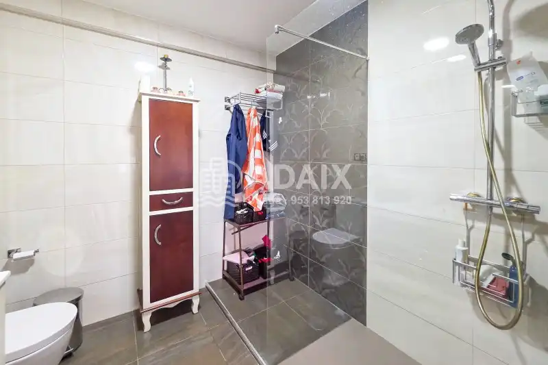 Bathroom of Houses for sale in Úbeda  with Air Conditioner, Heating and Terrace