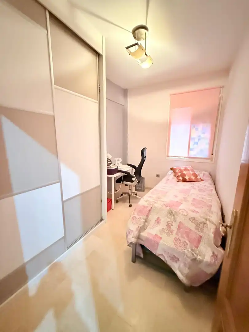 Habitación de Piso en venta en Málaga con Aire acondicionado y Amueblado