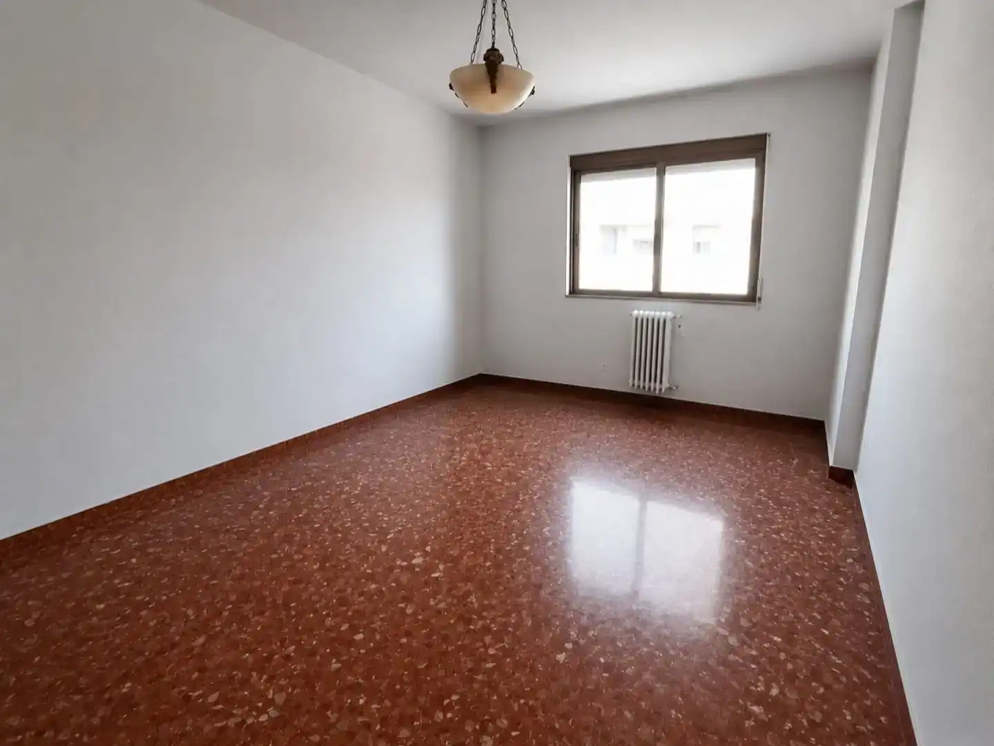 Habitación de Piso en venta en  Granada Capital con Aire acondicionado y Balcón