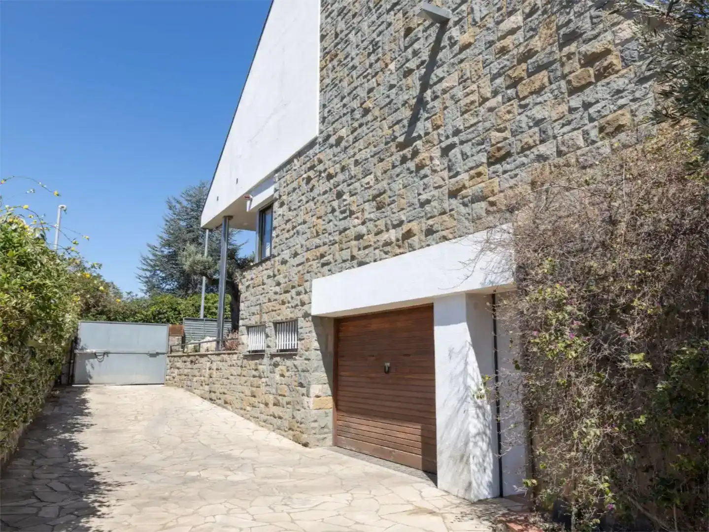 Vista exterior de Casa o xalet en venda en Corbera de Llobregat amb Piscina i Balcó
