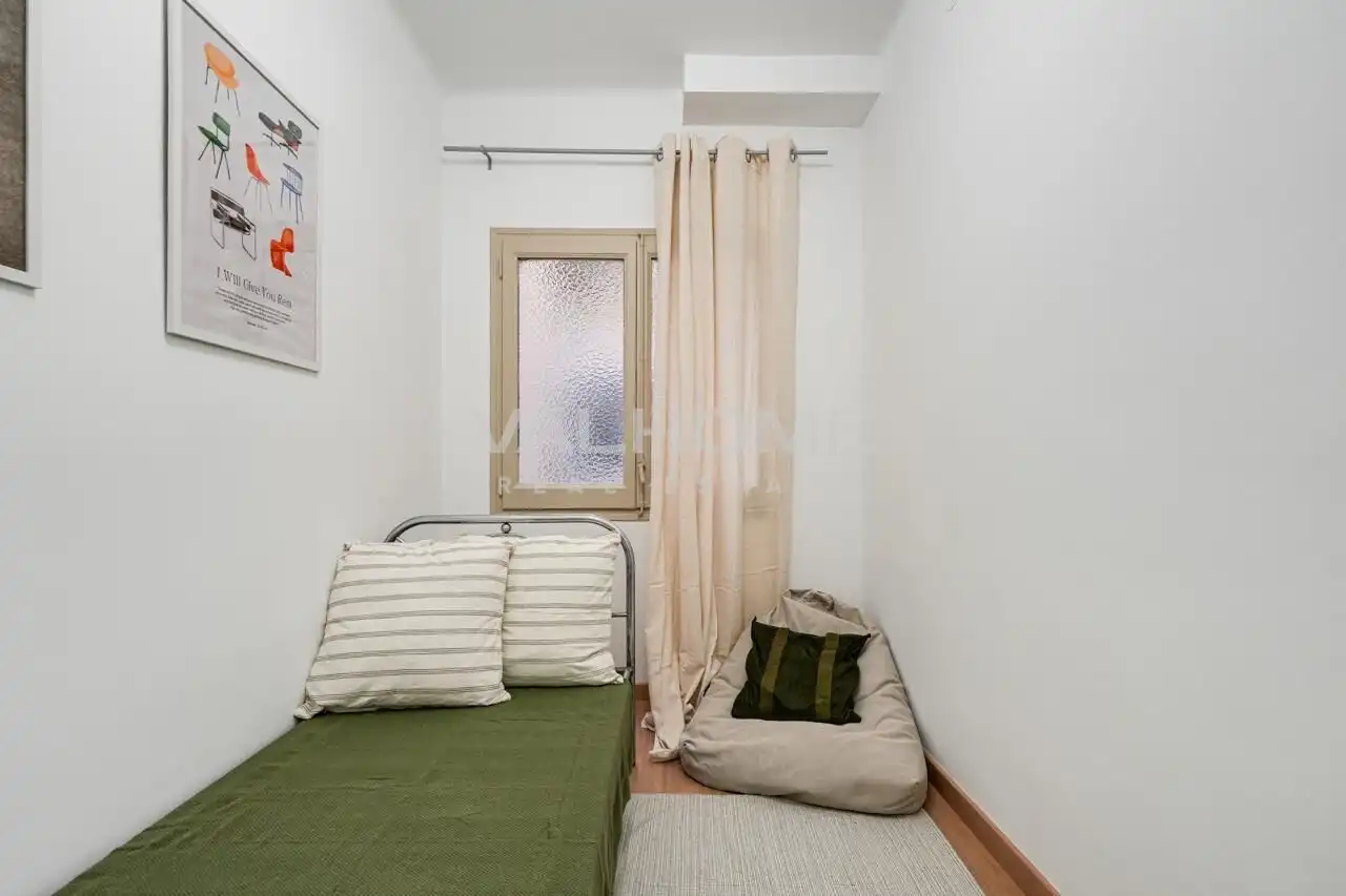 Schlafzimmer von Wohnungen zum Verkauf in Barcelona mit Klimaanlage, Heizung und Balkon