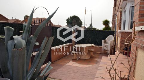 Foto 2 de Casa adosada en venda a Villanueva de la Torre, Guadalajara