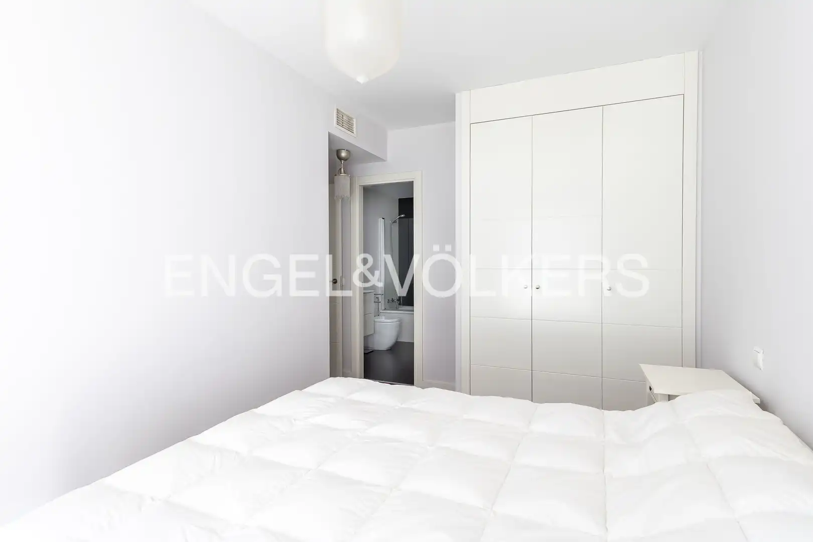Habitación de Piso en venta en Madrid con Aire acondicionado, Calefacción y Jardín privado