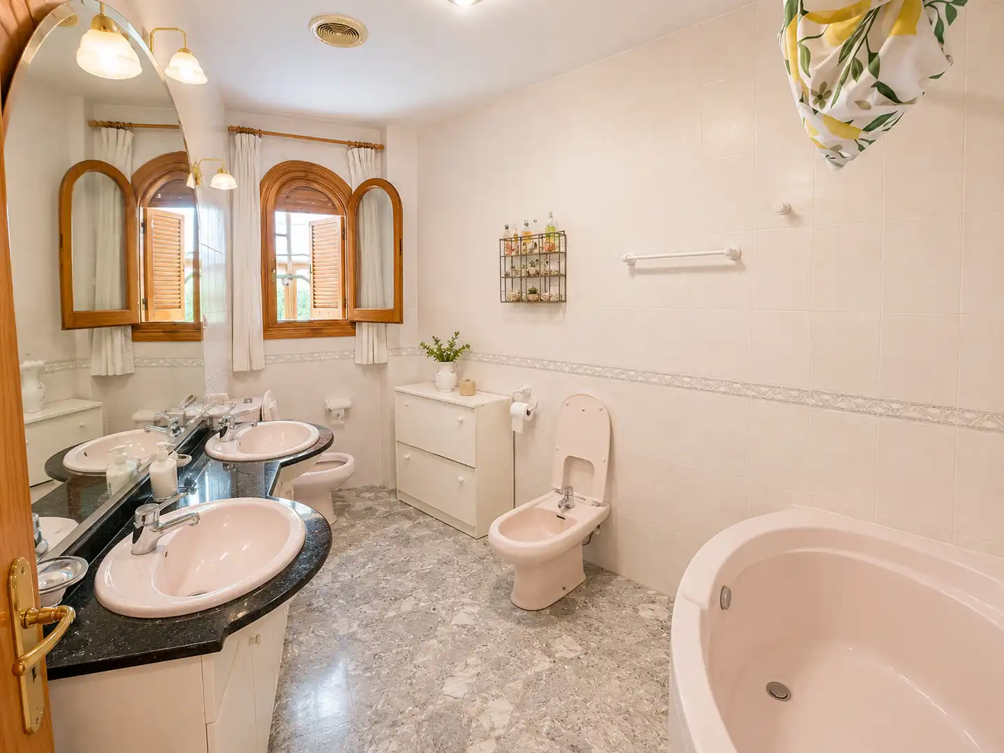 Baño de Finca rústica en venta en Víznar con Jardín privado, Terraza y Trastero