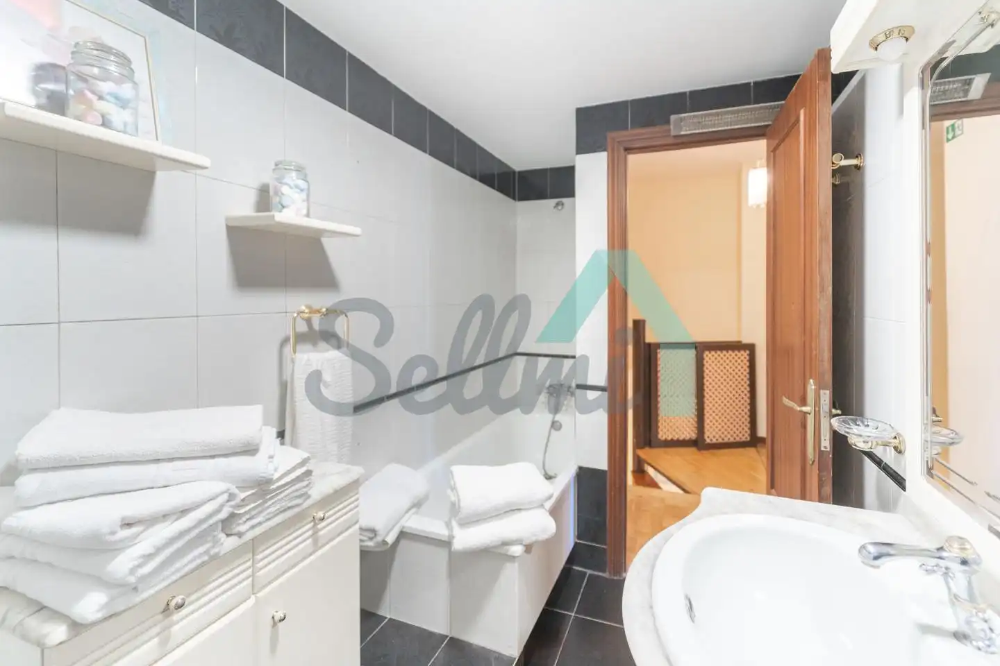 Dúplex en venta en Ramón Menéndez Pidal, Parres