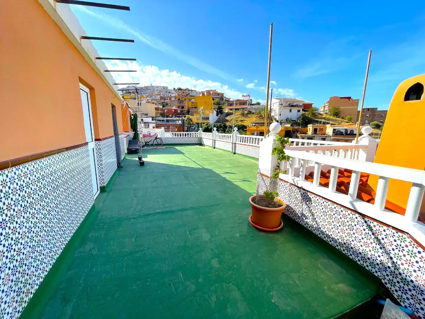 Vista exterior de Casa adosada en venda en Málaga