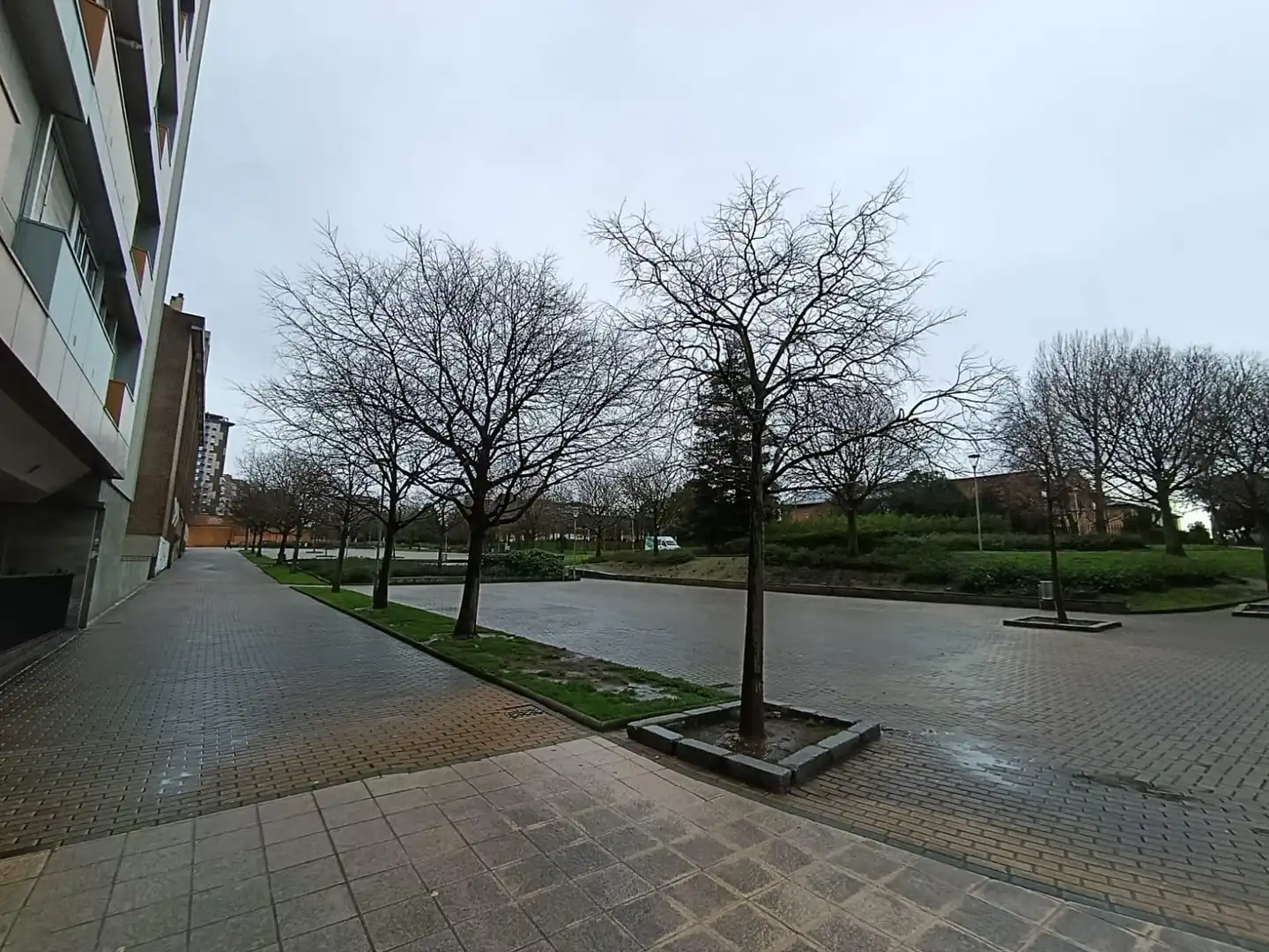 Vista exterior de Pis en venda en Gijón  amb Calefacció, Parquet i Traster