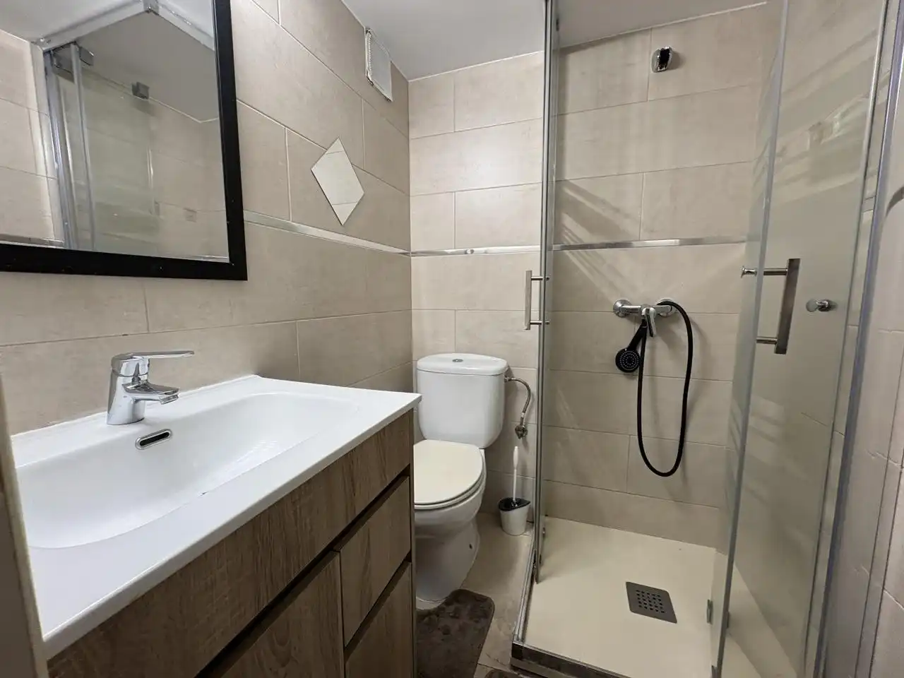 Bathroom of Duplexes for rent in Madrid  with Air Conditioner and Furnished