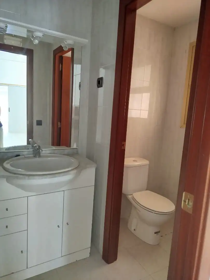 Badezimmer von Geschaftsraum zum Verkauf in Mont-roig del Camp mit Alarm