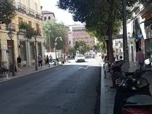 Vista exterior de Local en venda en Madrid amb Aire condicionat, Calefacció i Moblat