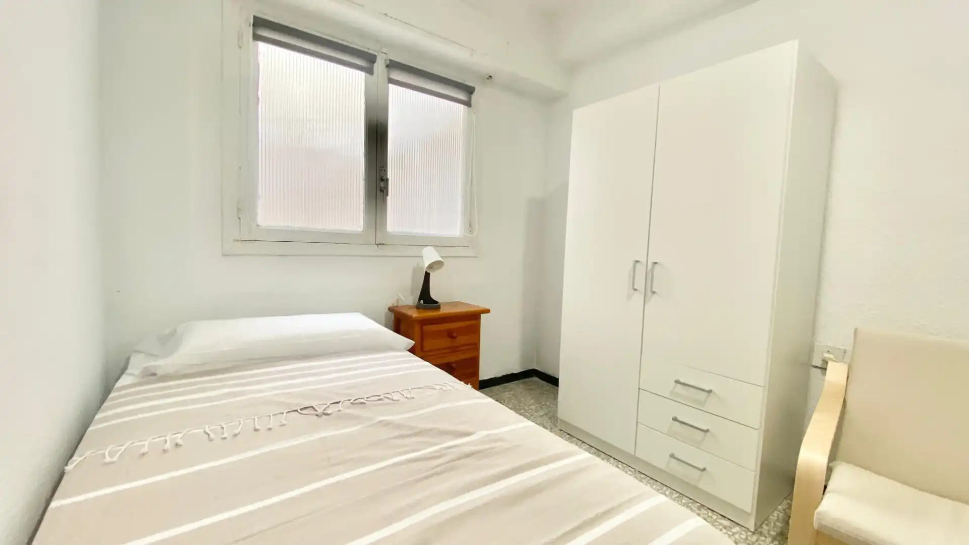 Dormitori de Apartament de lloguer en Florida - Ciudad de Asís