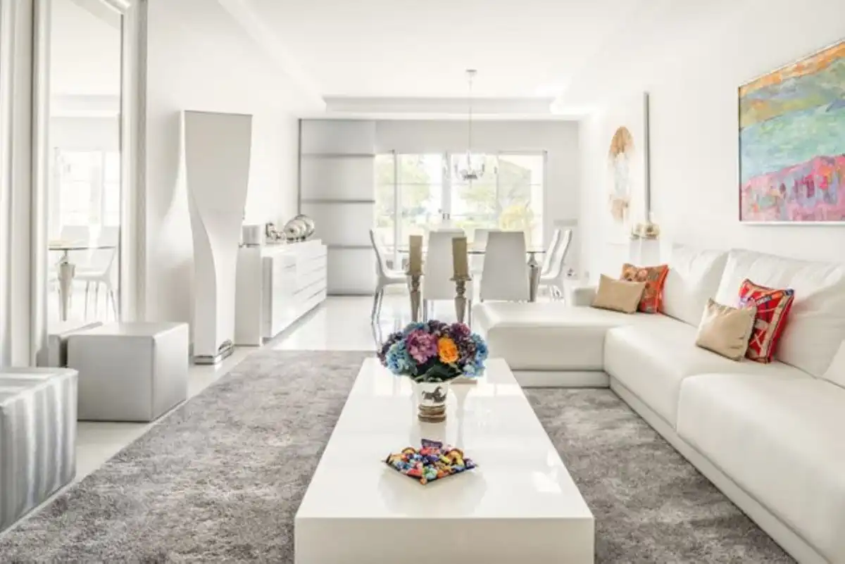 Sala de estar de Apartamento de alquiler en Marbella con Aire acondicionado, Terraza y Amueblado