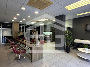 Local comercial en alquiler en Carrer de Corró 166