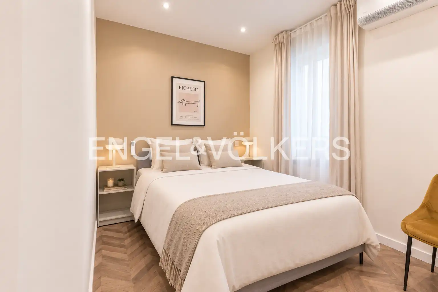 Bedroom of Flat for sale in Madrid  with Air Conditioner, Heating and Parquet flooring