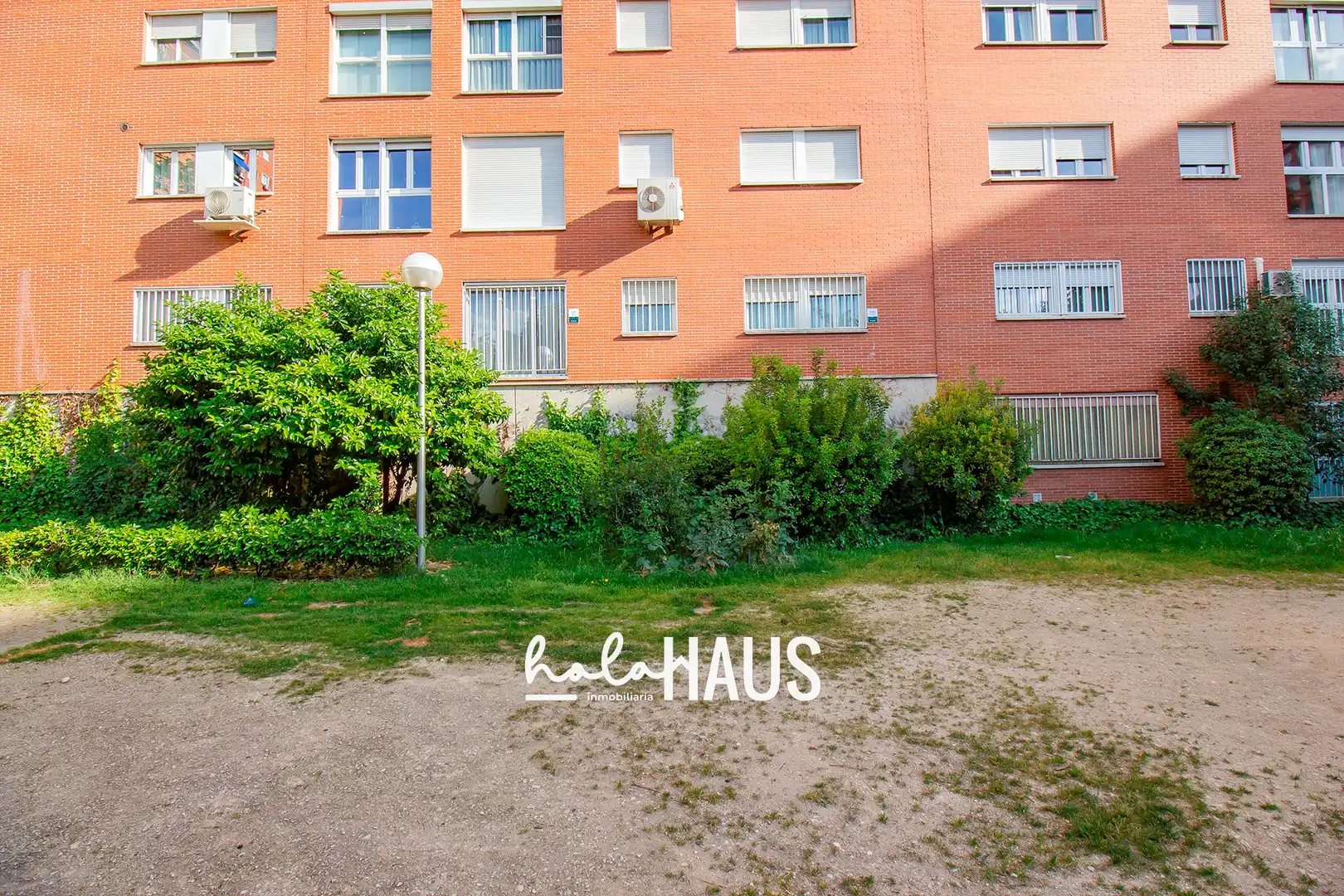 Parking of Flat for sale in Madrid  with Air Conditioner, Heating and Storage room
