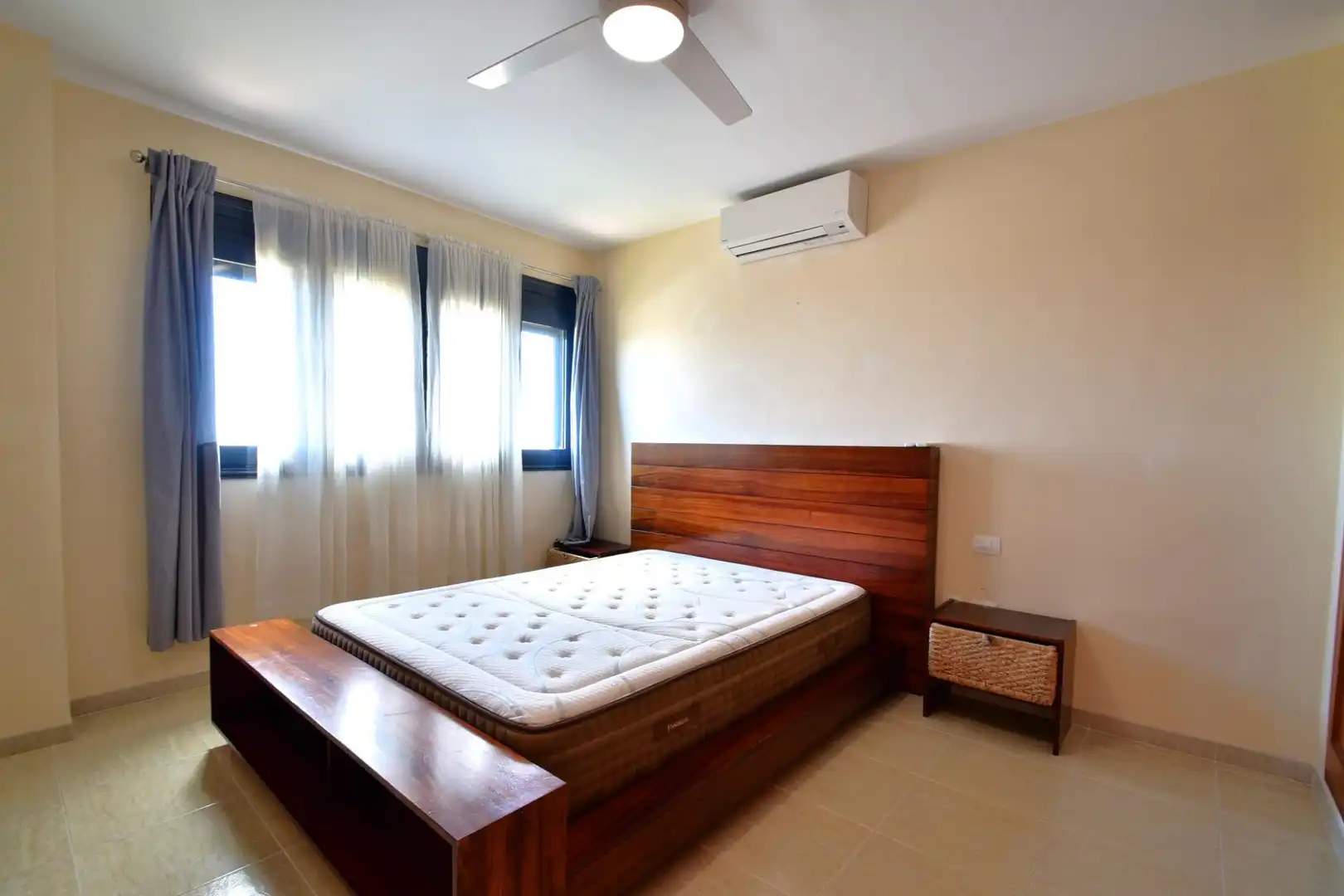 Habitación de Casa adosada de alquiler en San Cristóbal de la Laguna con Aire acondicionado, Calefacción y Jardín privado