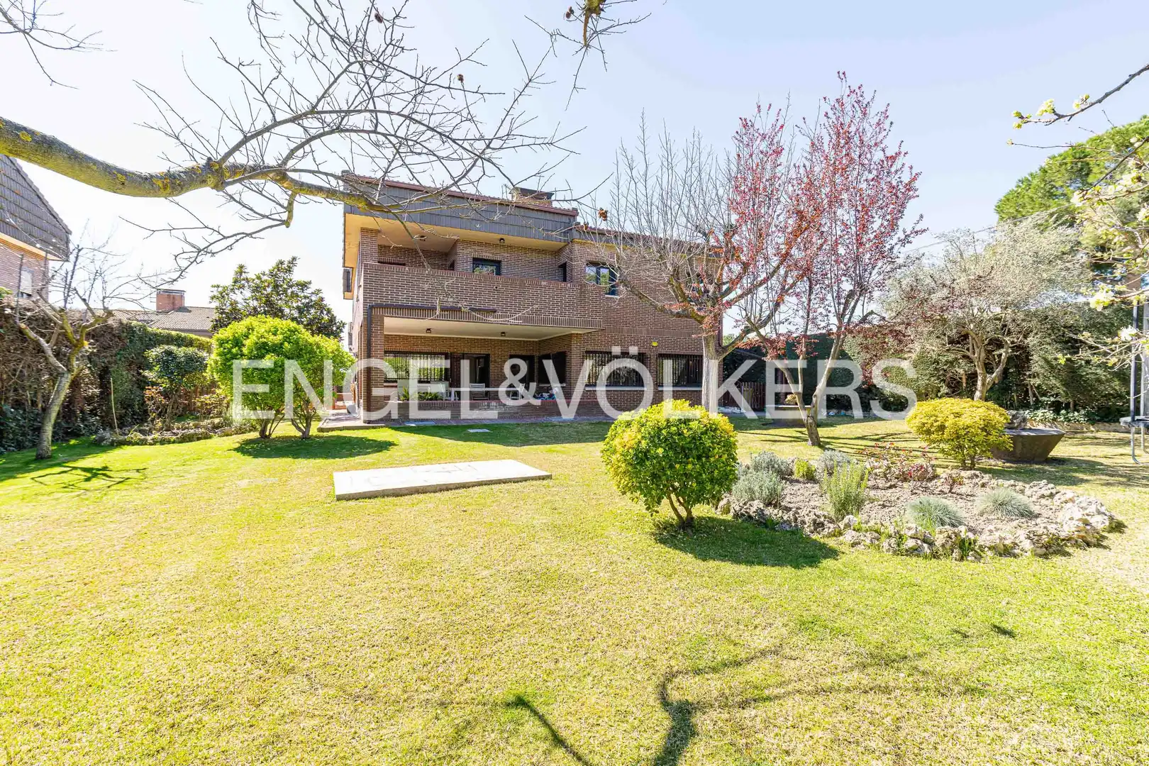 Exterior view of Houses for rent in Pozuelo de Alarcón  with Heating, Private garden and Terrace