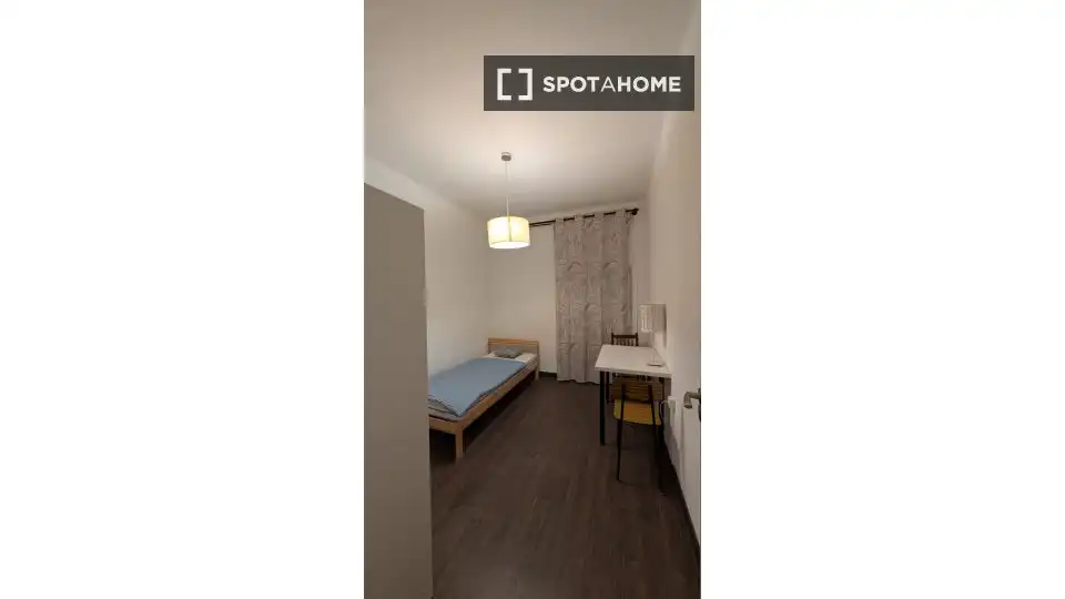 Bedroom of Flat for share in Barcelona  with Air Conditioner, Heating and Furnished