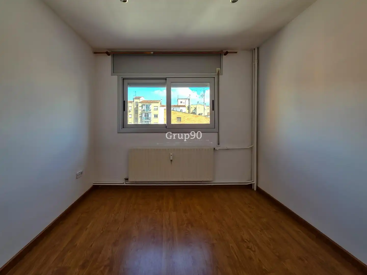 Schlafzimmer von Dachboden zum Verkauf in Lleida mit Klimaanlage, Heizung und Parkett
