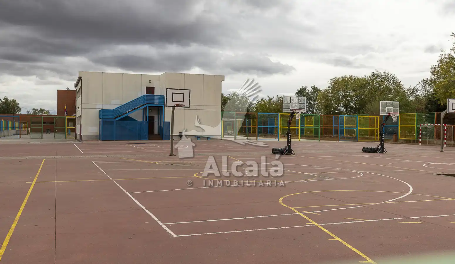 Aparcament de Casa o xalet en venda en Villanueva de la Torre amb Calefacció i Jardí privat