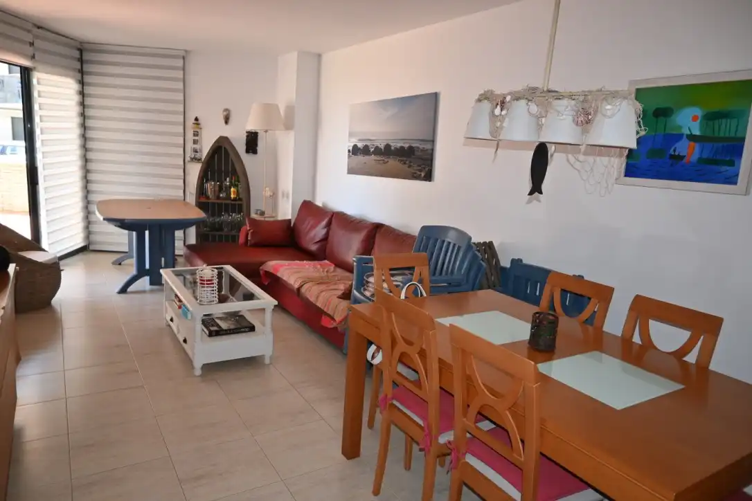 Wohnzimmer von Wohnung zum Verkauf in L'Escala mit Klimaanlage, Heizung und Terrasse