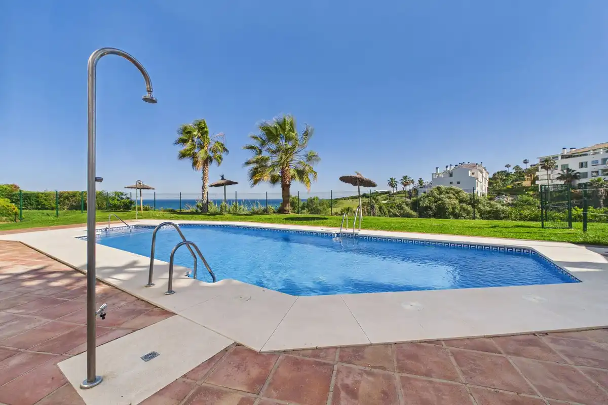 Ground floor with pool for sale in La Alcaidesa, imagen 26