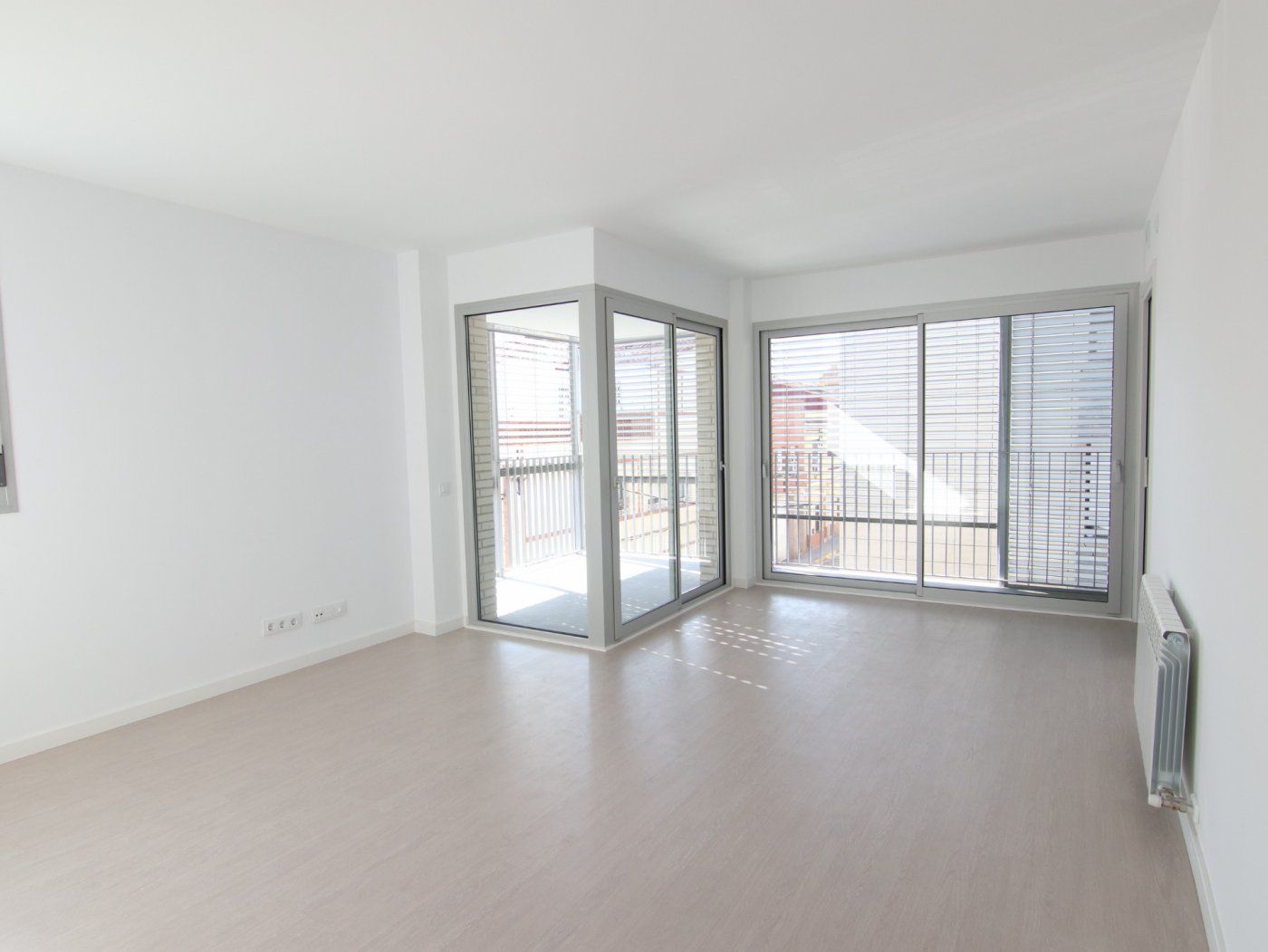 Living room of Flat to rent in Sabadell  with Air Conditioner, Heating and Parquet flooring