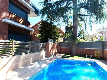 Ático con balcón en venta en Calle BERGARA