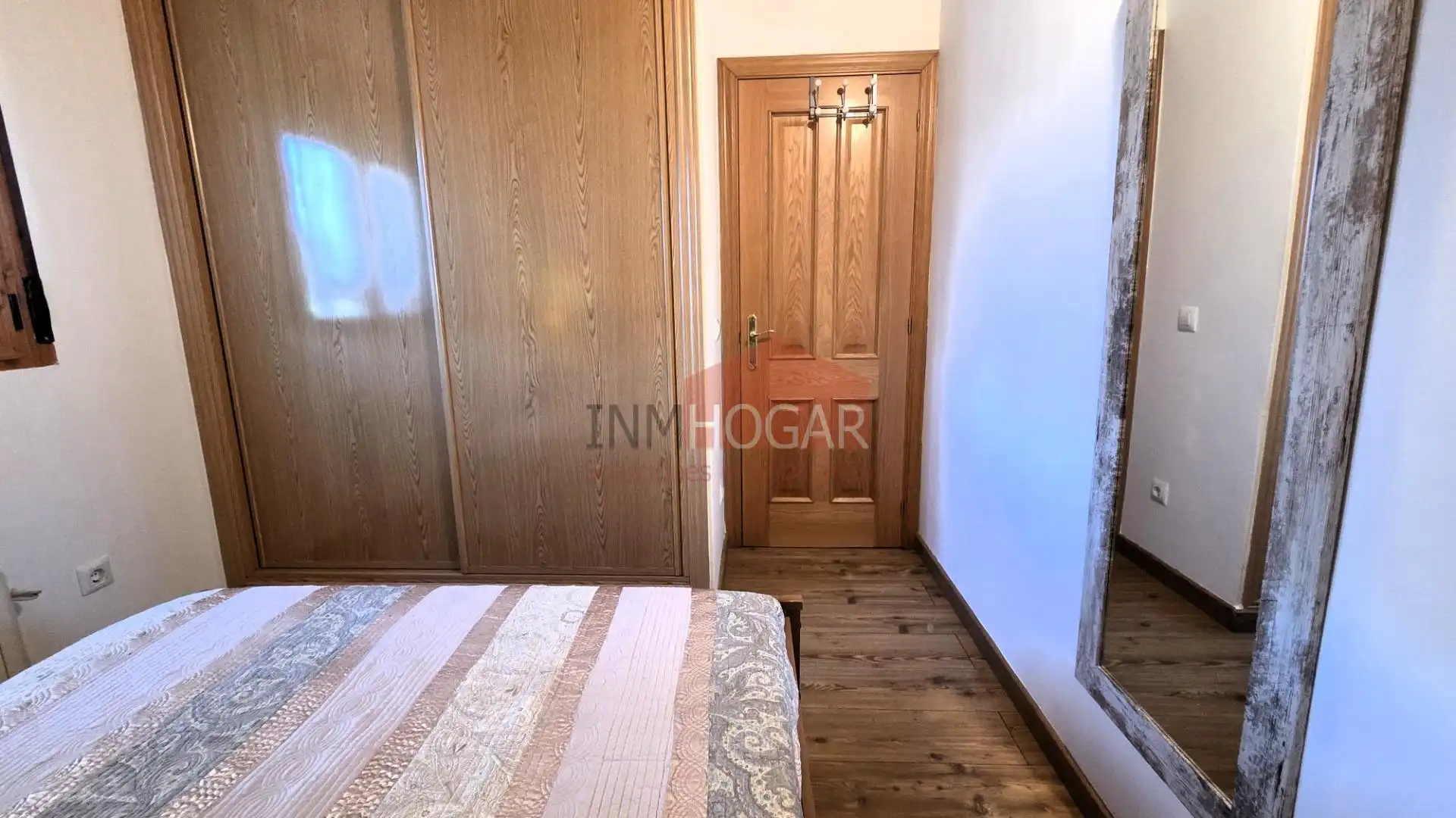 Dormitori de Casa o xalet en venda en Santa Cruz de Pinares amb Aire condicionat, Calefacció i Jardí privat