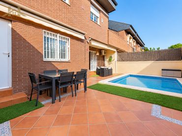 Chalet con balcón en venta en Paseo de la Chopera