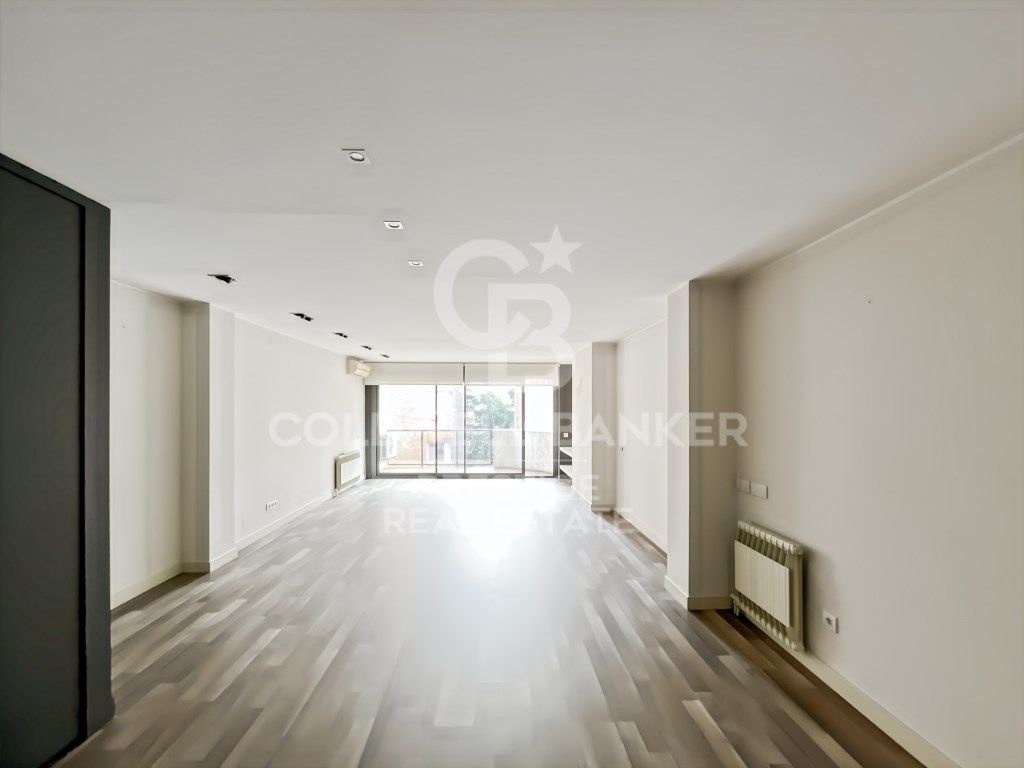 Living room of Flat for sale in  Barcelona Capital  with Air Conditioner and Terrace