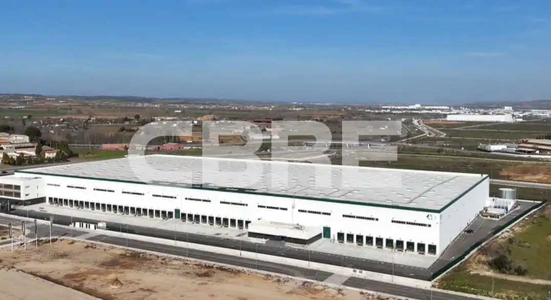 Vista exterior de Nave industrial de alquiler en Guadalajara