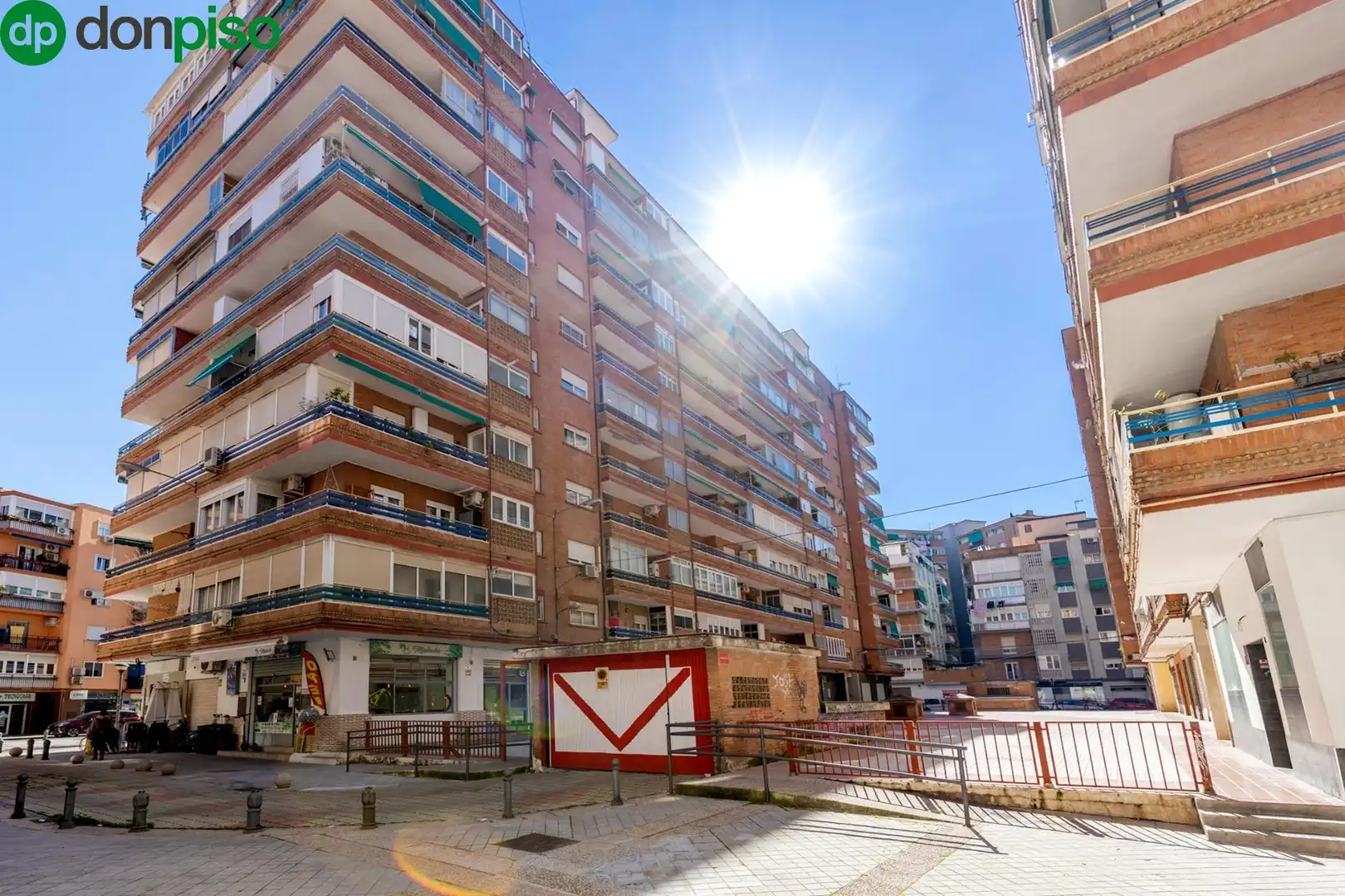 Piso en venta en Calle ALMUÑECAR, 4, Barrio de Zaidín