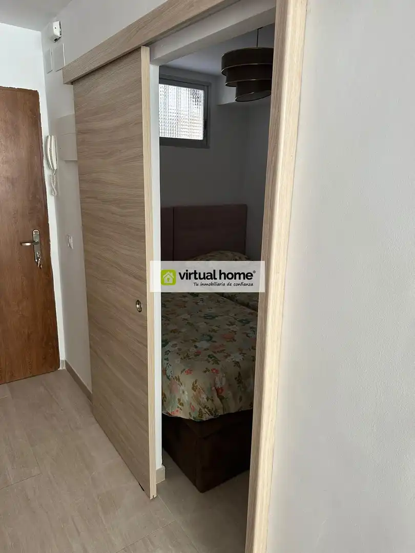 Dormitori de Apartament en venda en Benidorm amb Aire condicionat i Piscina comunitària