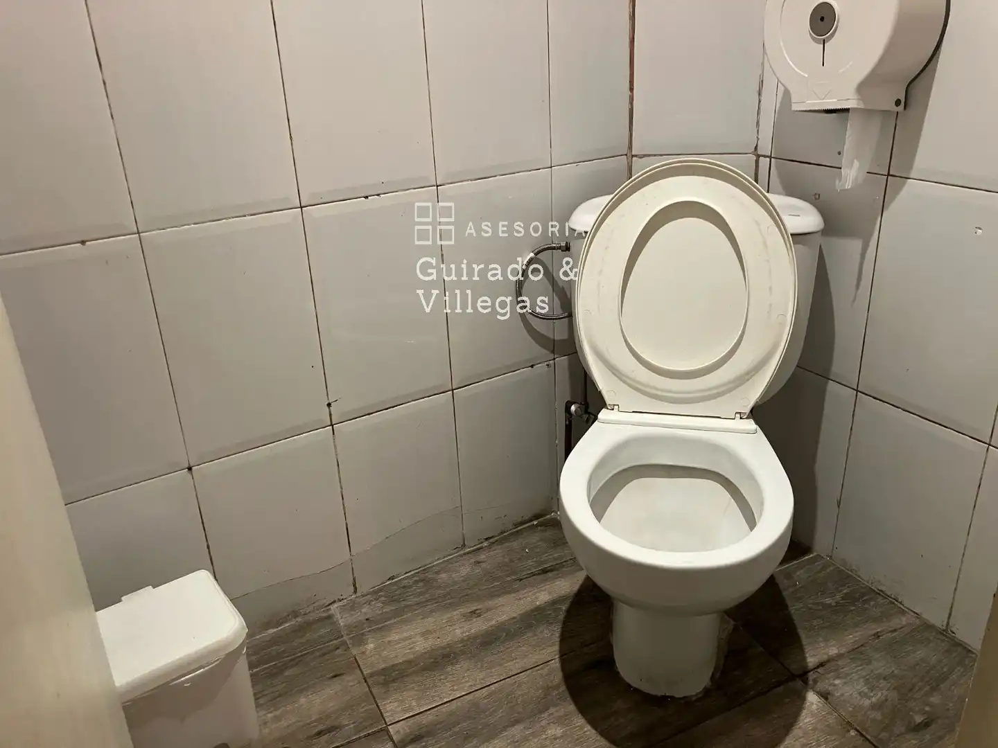 Bany de Local en venda en Barcelona
