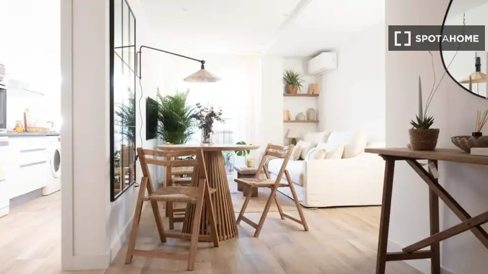 Living room of Flat for rent in Valencia  with Air Conditioner, Heating and Furnished