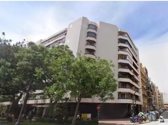 Vista exterior de Garatge de lloguer en Valencia